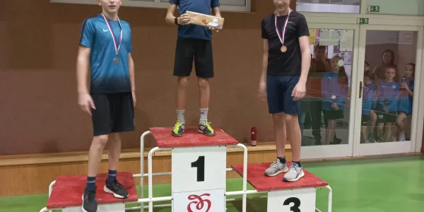 VÁNOČNÍ VÍCEBOJ V UH